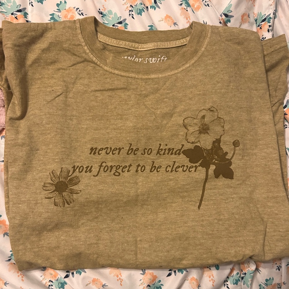 Taylor Swift heavy t-shirt size XL. Worn and washed one time